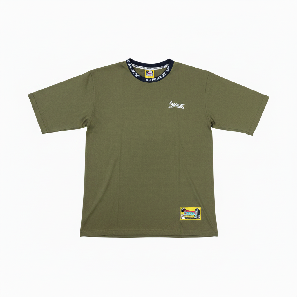 Camiseta verde militar con logo blanco