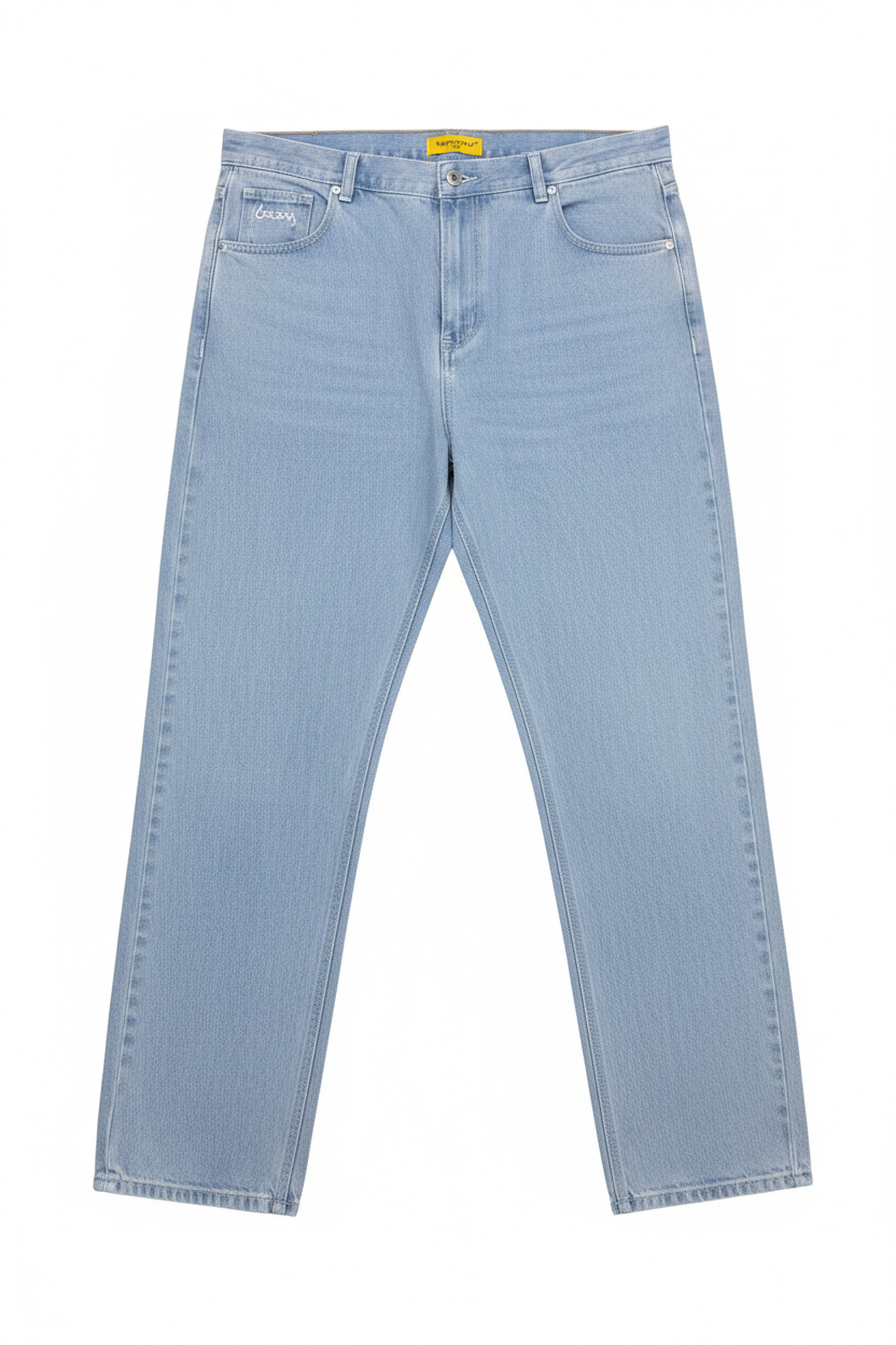 Jeans azul claro stonewash fondo blanco